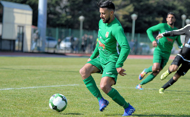 Isham Merah, auteur d'un triplé avec l'ASA Villeurbanne samedi soir sur le terrain de Beaujolais Foot. Isham Merah, auteur d'un triplé avec l'ASA Villeurbanne samedi soir sur le terrain de Beaujolais Foot.