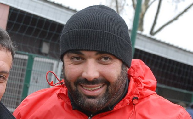 Nordine Belhout entrevoit la R2 avec la réserve de Lyon-Duchère AS. Nordine Belhout entrevoit la R2 avec la réserve de Lyon-Duchère AS.