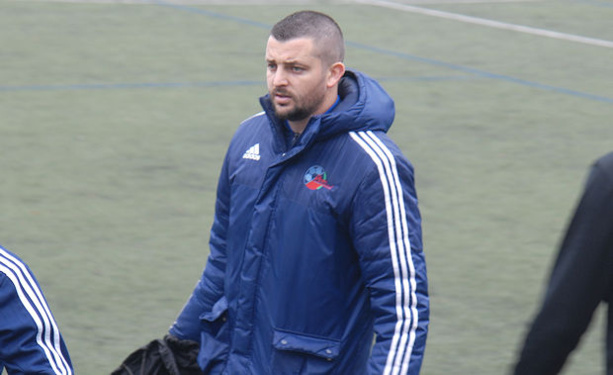 Sébastien Di Palma et l'O. Saint Genis Laval seront en R3 la saison prochaine. Sébastien Di Palma et l'O. Saint Genis Laval seront en R3 la saison prochaine.