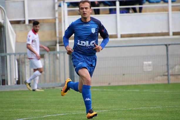 Ludo Verrier a beaucoup couru mais n'a touché que deux ballons. Ses appels de balle ne sont plus compris par les joueurs d'aujourd'hui d'après son coach (crédit FCLSD) Ludo Verrier a beaucoup couru mais n'a touché que deux ballons. Ses appels de balle ne sont plus compris par les joueurs d'aujourd'hui d'après son coach (crédit FCLSD)