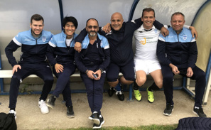 Un staff... complice ! Un staff... complice !