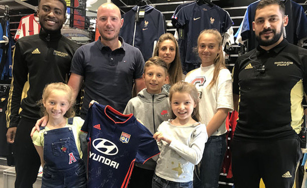 Espace Foot Lyon - Damien CHAPIT gagne... un maillot dédicacé de l'OL FEMININ ! Espace Foot Lyon - Damien CHAPIT gagne... un maillot dédicacé de l'OL FEMININ !