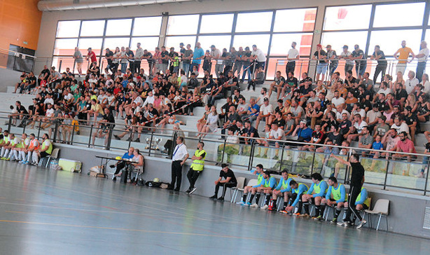 Coupe du Rhône Futsal – SUD AZERGUES FUTSAL fait un beau vainqueur, le Team BEL AIR un beau vaincu Coupe du Rhône Futsal – SUD AZERGUES FUTSAL fait un beau vainqueur, le Team BEL AIR un beau vaincu