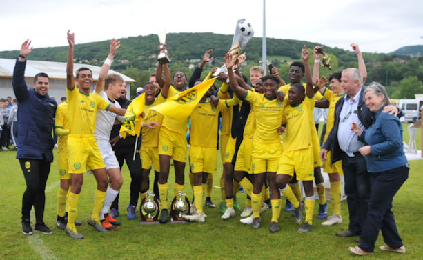 Tournoi international U15 CS NEUVILLE - La tornade JAUNE ! Tournoi international U15 CS NEUVILLE - La tornade JAUNE !