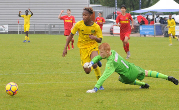 Tournoi international U15 CS NEUVILLE - La tornade JAUNE ! Tournoi international U15 CS NEUVILLE - La tornade JAUNE !