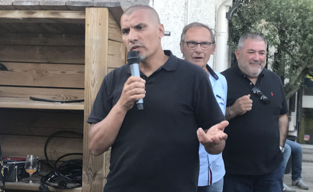 Parice Ouazar, très à l'aise micro en main Parice Ouazar, très à l'aise micro en main