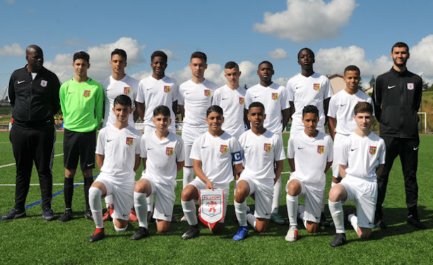 Le FC Lyon C, vainqueur de la Coupe du Rhône U15 Le FC Lyon C, vainqueur de la Coupe du Rhône U15