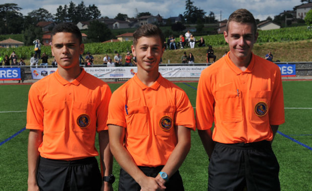 Les arbitres de la rencontre Les arbitres de la rencontre