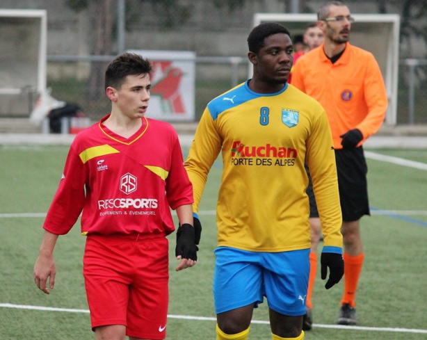 D3  : AS Bron (C) - Odenas Charentay (2-3) : les photos de Robert Ageron