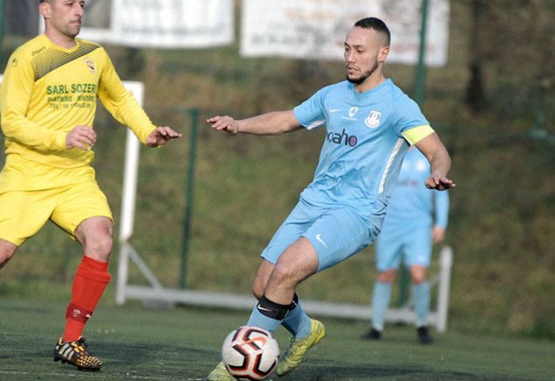 #INFOMONFOOT69 : Malik Bouzourene première reçue du FC Limonest #INFOMONFOOT69 : Malik Bouzourene première reçue du FC Limonest