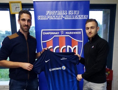 Le FC Chaponnay-Marennes tient sa 1ere recrue Le FC Chaponnay-Marennes tient sa 1ere recrue