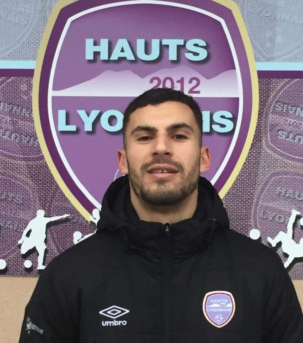 Un joueur de Hauts-Lyonnais prend la direction d'Epinal Un joueur de Hauts-Lyonnais prend la direction d'Epinal