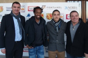 Avec Jocelyon Fontanel, Yoann Gomez et Dumé Giuly lors de la signature à MDA Chasselay