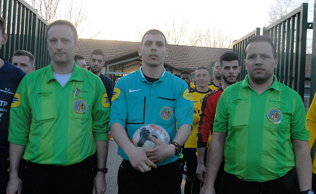 Les arbitres de la rencontre