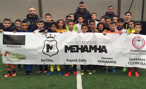 Les stagiaires de l'académie Mehamha en compagnie de Rachid Ghezzal Les stagiaires de l'académie Mehamha en compagnie de Rachid Ghezzal