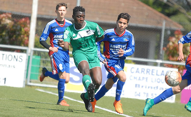 Coupe du Rhône U17 – CRAPONNE trop court, SAINT-GENIS en profite