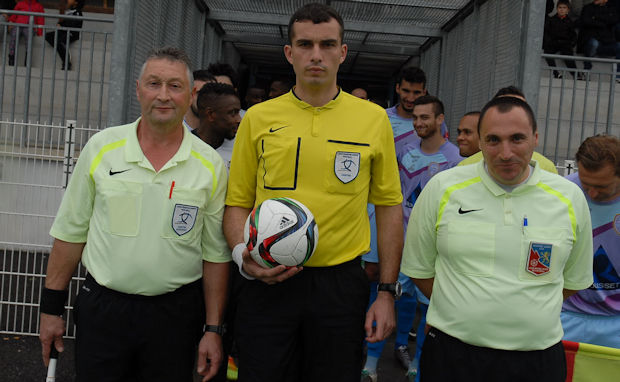 Les arbitres de la rencontre Les arbitres de la rencontre