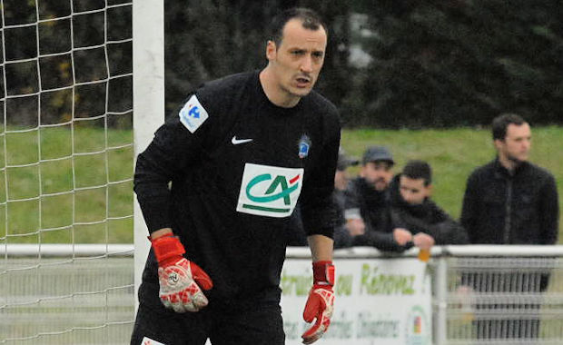 A quelques heures du quart de finale de la Coupe Rhône-Alpes qui verra une nouvelle fois l'AS Misérieux Trévoux affronter la réserve de MDA Chasselay, Jonathan Robert, l'expérimenté gardien de l'équipe de l'Ain, revient sur ce derby et sur les deux confrontations qui ont déjà eu lieu en championnat....  [>> LIRE L'INTERVIEW DE JONATHAN ROBERT SUR LE SITE DE L'AS MISERIEUX-TREVOUX...]url:http://asmt-foot.fr/jonathan-robert-faire-de-lasmt/