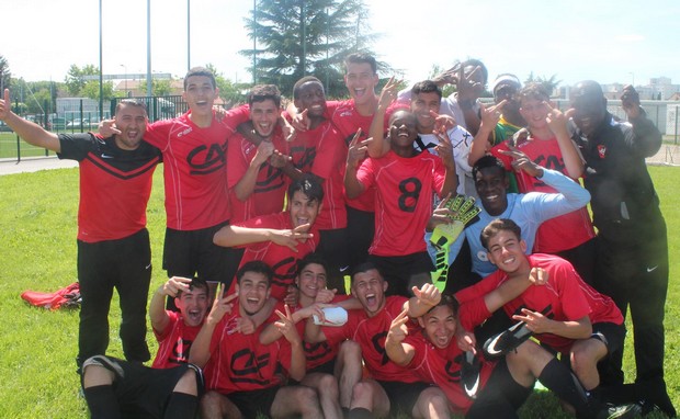 Les U17 du FC Vaulx atteignent l'Honneur ! Les U17 du FC Vaulx atteignent l'Honneur !