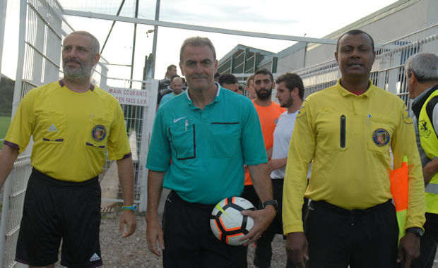 Les arbitres de la rencontre