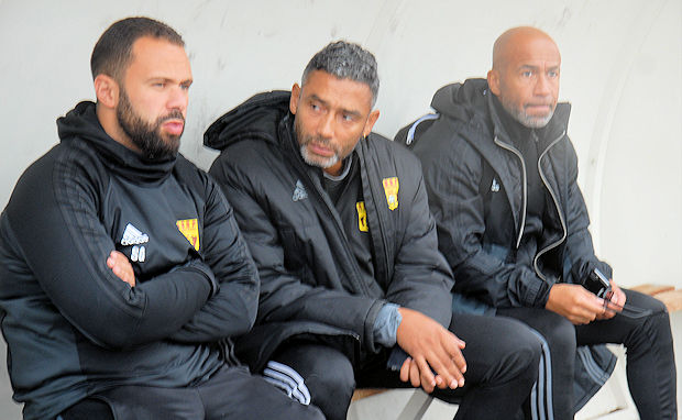 Chacun va reprendre sa place à l'AS Saint-Priest. Samir Ghemmazi ajoint, CHristian Scheiwe entraîneur principal et Robert Mouangue manager général. Chacun va reprendre sa place à l'AS Saint-Priest. Samir Ghemmazi ajoint, CHristian Scheiwe entraîneur principal et Robert Mouangue manager général.