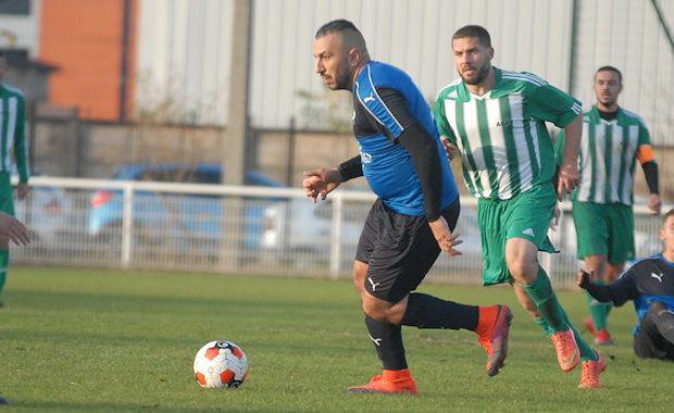 Mengouchi a posé des problème à l'arrière garde villeurbannaise en deuxième période Mengouchi a posé des problème à l'arrière garde villeurbannaise en deuxième période