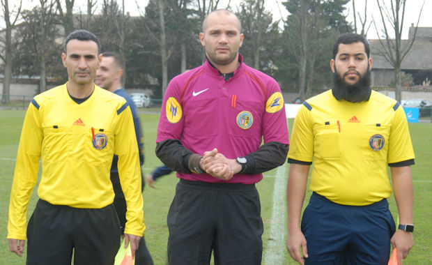 Les arbitres de la rencontre Les arbitres de la rencontre