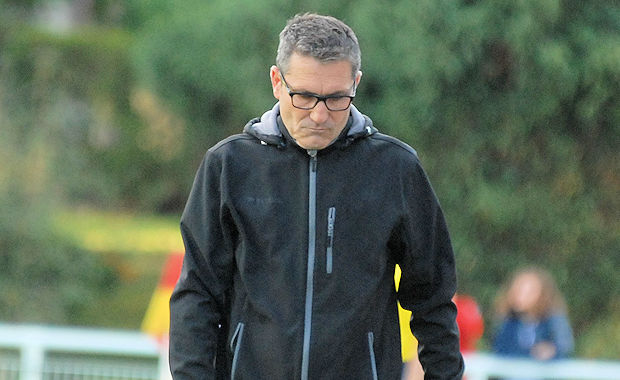 Alin Pochat, l'entraîneur du FC Villefranche Alin Pochat, l'entraîneur du FC Villefranche