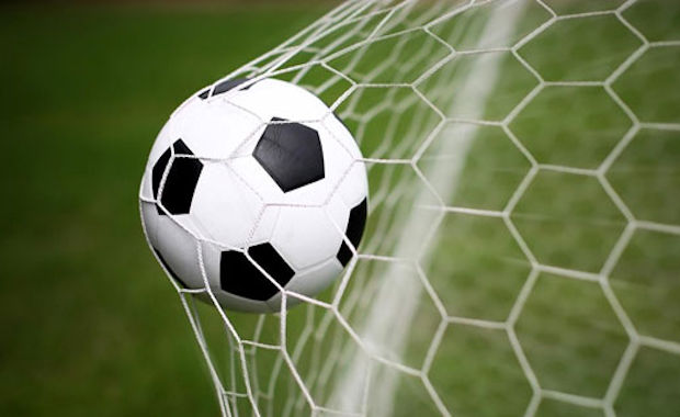 Les FAITS du week-end – Ces drôles de scores de fin de saison, un joueurs frappe huit fois en D2 Les FAITS du week-end – Ces drôles de scores de fin de saison, un joueurs frappe huit fois en D2