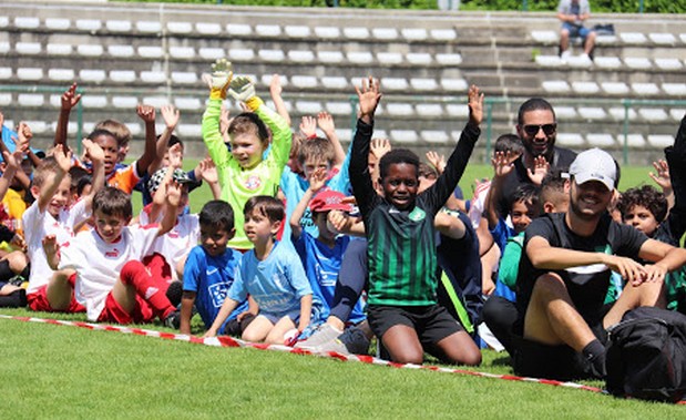 Les ECHOS des CLUBS - Le bal des DÉBUTANTS à GERLAND ! Les ECHOS des CLUBS - Le bal des DÉBUTANTS à GERLAND !
