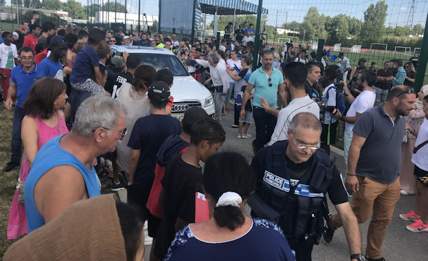 Les ECHOS des CLUBS - Nabil FEKIR ramène la Coupe du Monde à JOMARD ! Les ECHOS des CLUBS - Nabil FEKIR ramène la Coupe du Monde à JOMARD !