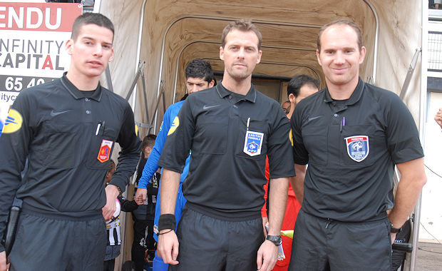 Les arbitres de la rencontre Les arbitres de la rencontre