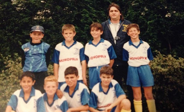 Julien Bernard (gardien de but) et Jérôme Bonmarchand (accroupi, 2ème en partant de la gauche) avec les U13 de l'AS Bron. Julien Bernard (gardien de but) et Jérôme Bonmarchand (accroupi, 2ème en partant de la gauche) avec les U13 de l'AS Bron.