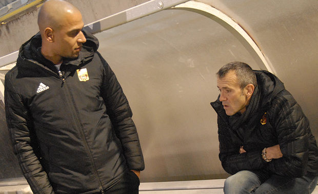 Lionel Bah et Eric Guichard en pleine discussion avant le derby