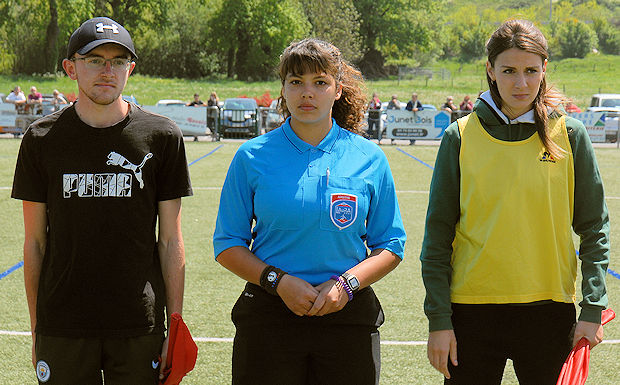 Les arbitres de la rencontre Les arbitres de la rencontre