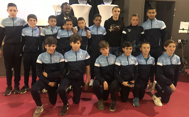 Les U12 du FC Limonest-Saint-Didier auront fort à faire... mais comment pouvait-il en être autrement dans un contexte aussi relevé.