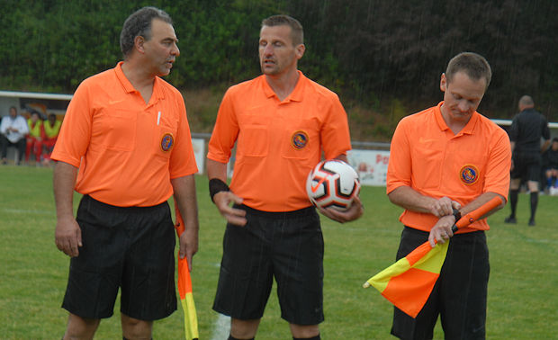 Les arbitres de la rencontre