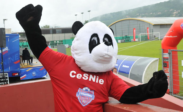 Tournoi international U15 CS NEUVILLE - JP BOURGI et CESNIE en parlent  Tournoi international U15 CS NEUVILLE - JP BOURGI et CESNIE en parlent