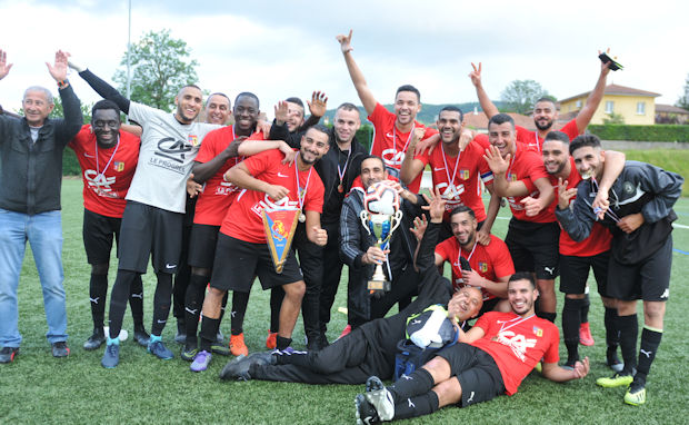 Finale D1 - Champion le FEYZIN CBE, à l'eau l'AS VILLEFONTAINE