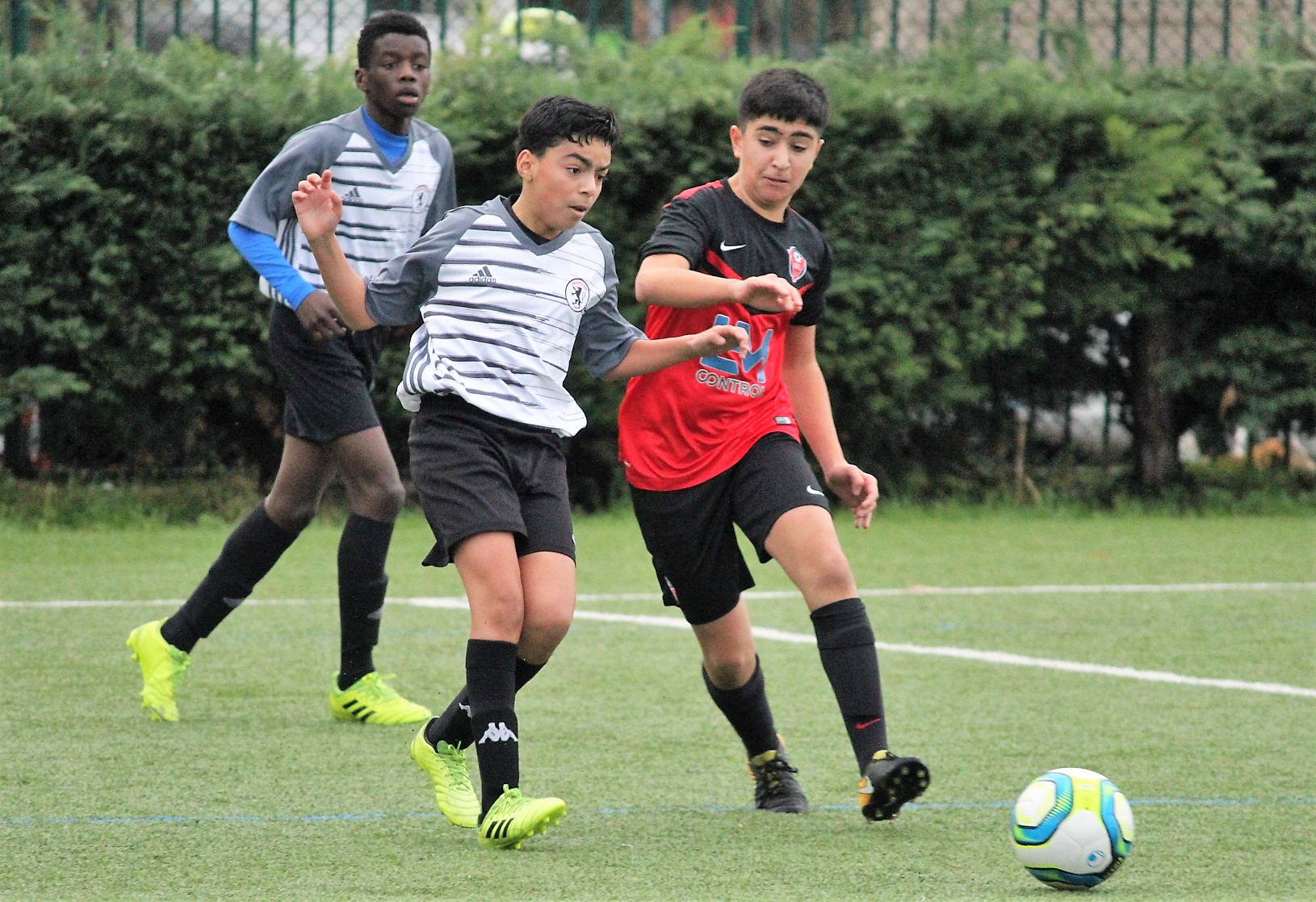 U15 (D2) ES Trinité Lyon - USEL Foot (3-2) : les photos de Robert Ageron