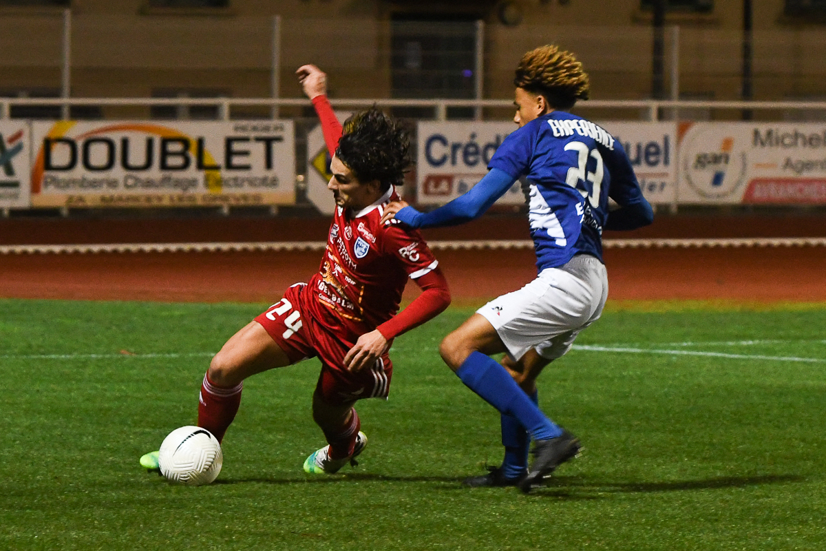 Romain Antunes lors de sa première titularisation pour le match à Avranches (Photo Philippe Le Brech)