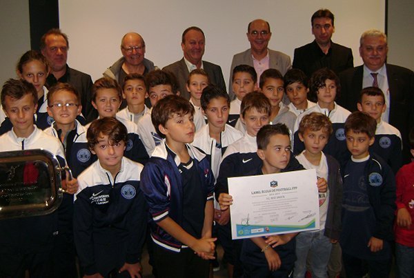 Le Label du District du Rhône est une belle récompense pour le FC Rive Droite, mais pas une fin en soi Le Label du District du Rhône est une belle récompense pour le FC Rive Droite, mais pas une fin en soi